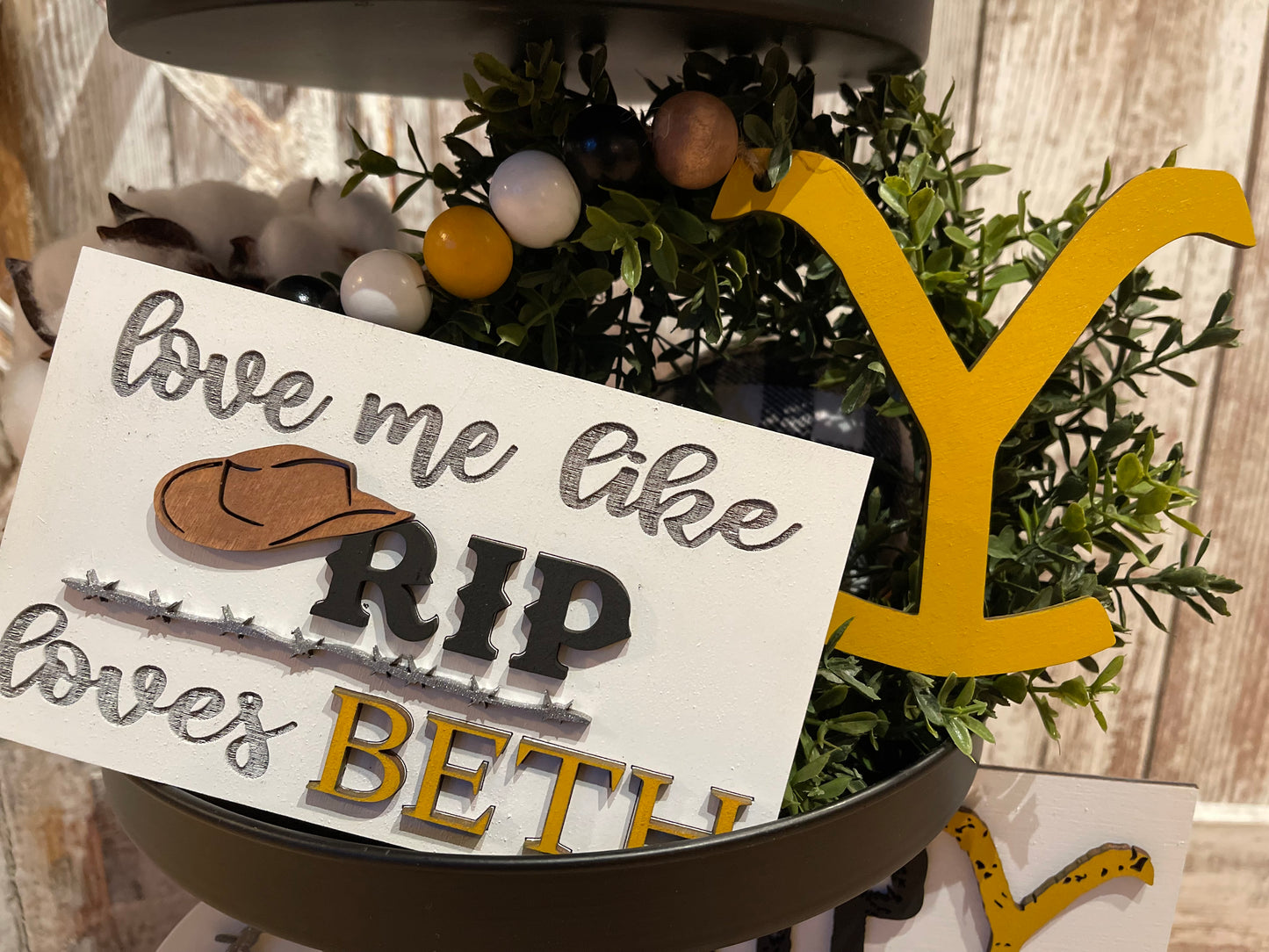 Yellowstone Tier Tray Set