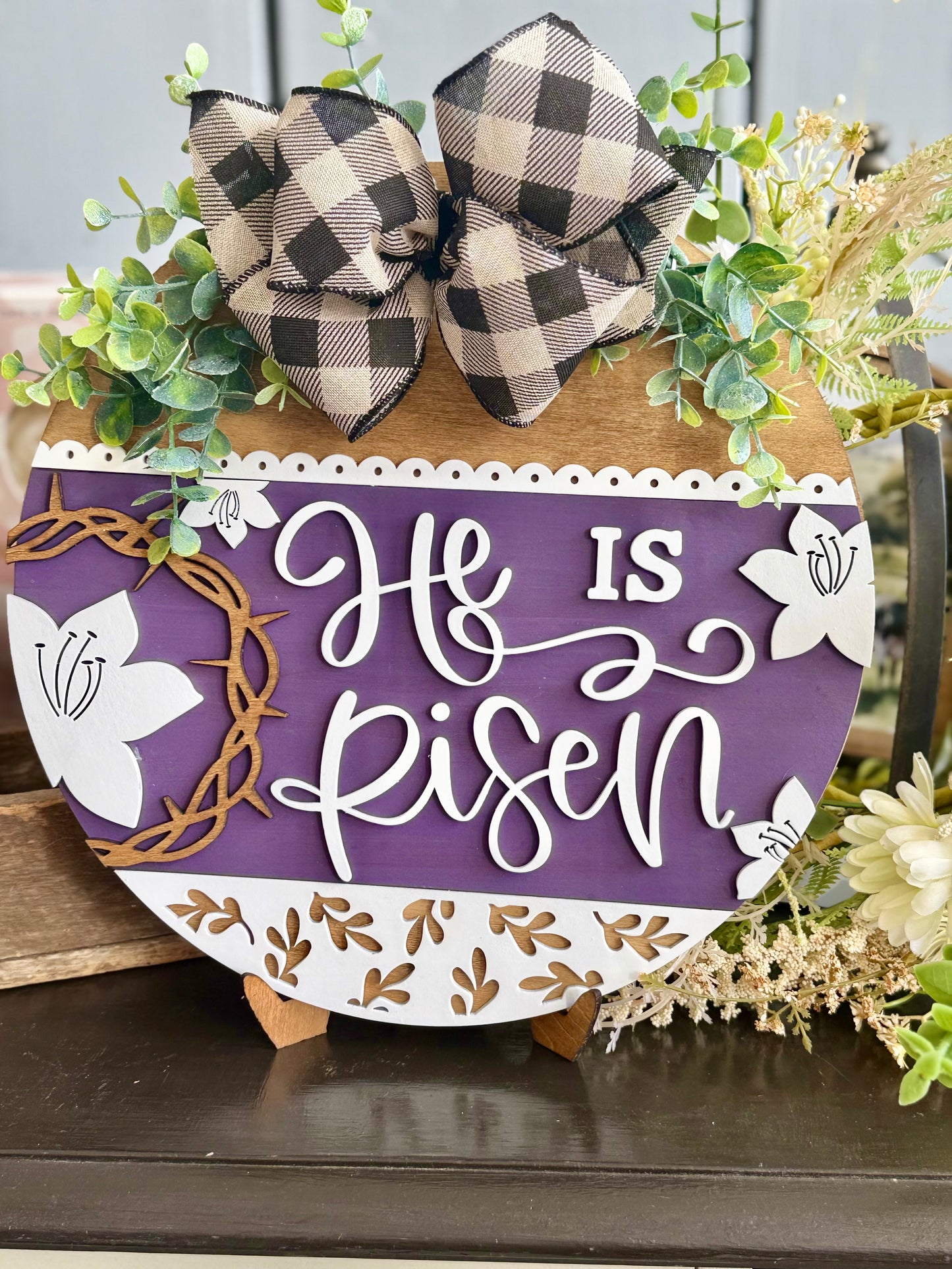 He is Risen Round