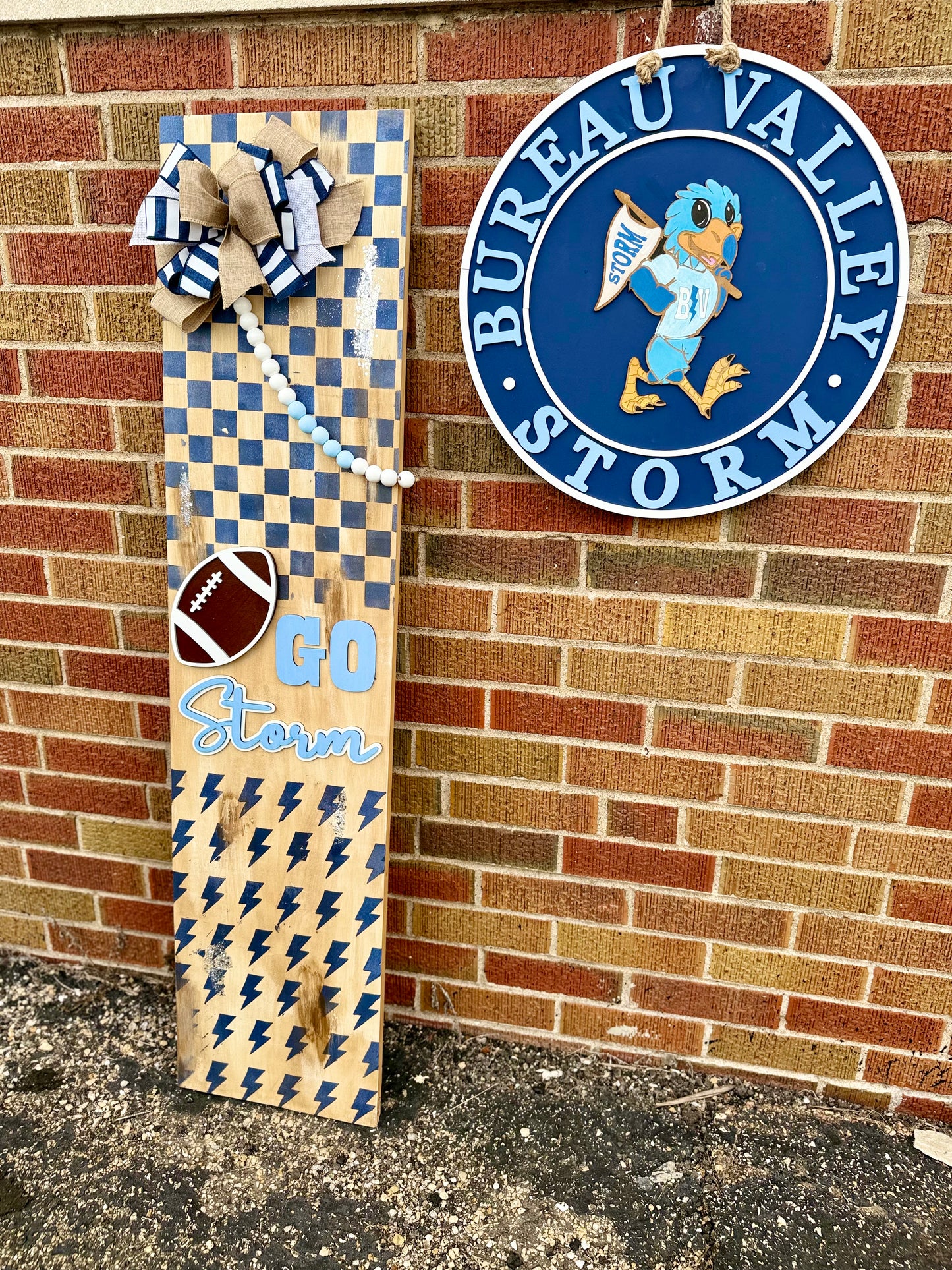 Bureau Valley Door Decor