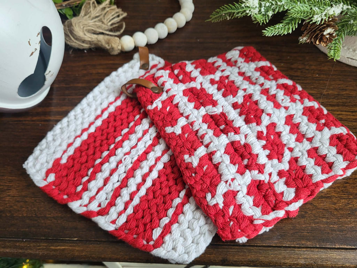 Red & Cream Hot Pads