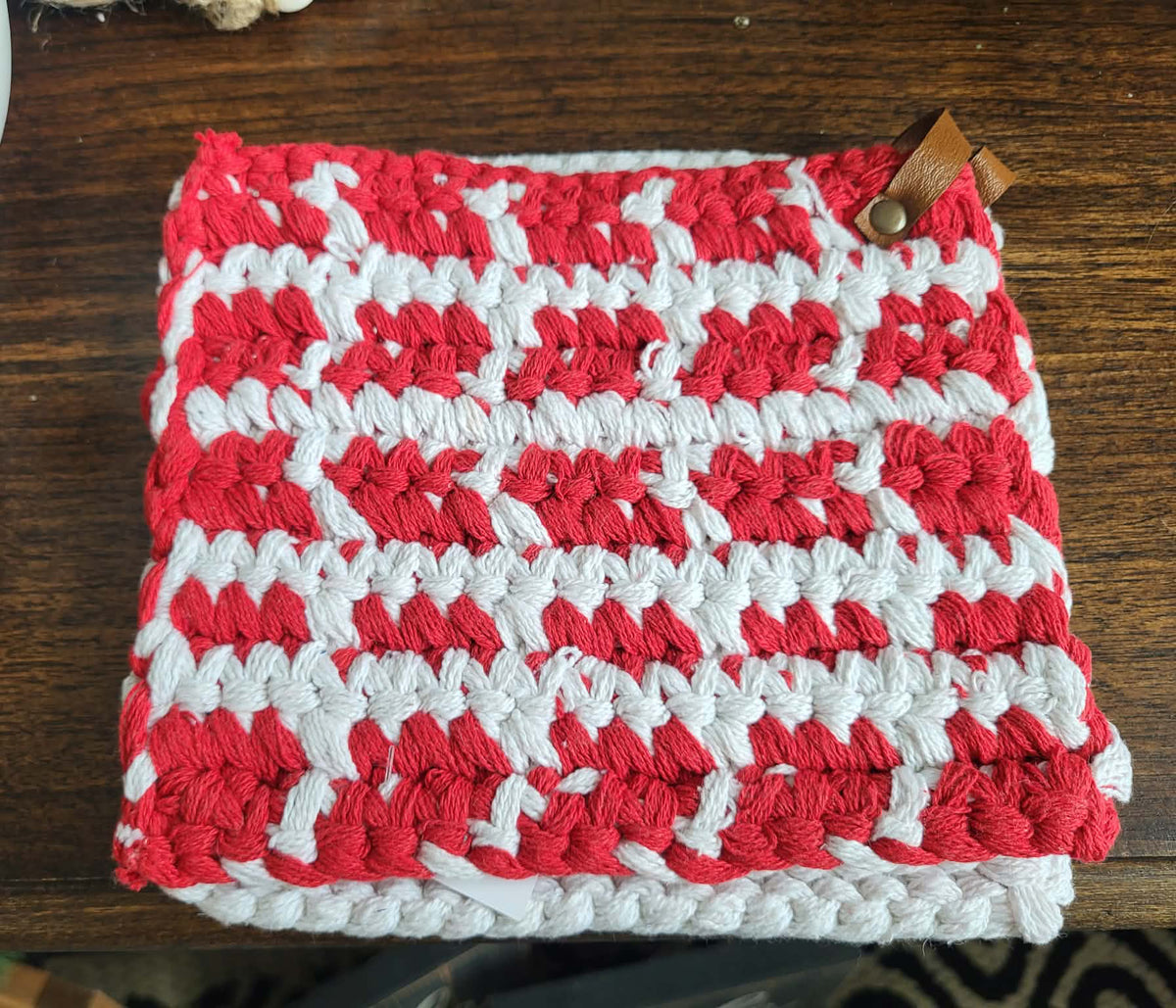 Red & Cream Hot Pads
